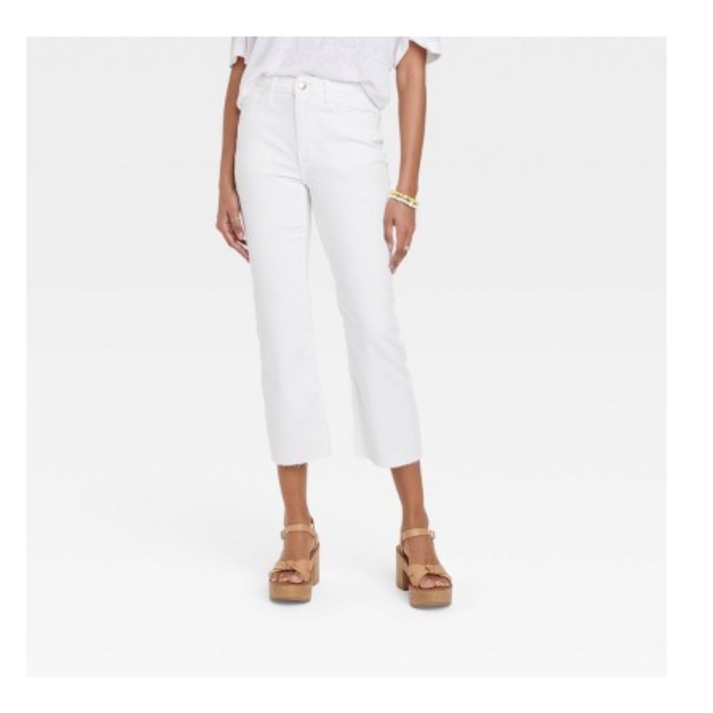 White cropped jeans
